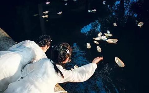 诗歌朗诵主持词开场白和结束语，庆国庆诗歌朗诵主持词开场白和结束语