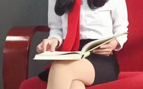和阿姨大姐姐在一起是什么感觉？
