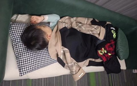 幼儿园师德师风演讲稿《爱与责任》，幼儿园师德师风演讲稿《爱与责任》心得体会！