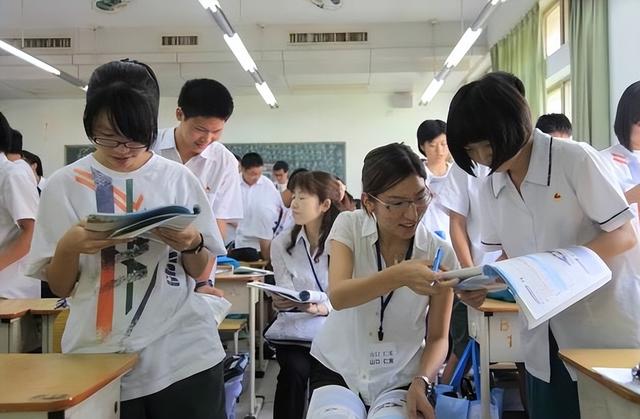 学生的话_学生手册评语二年级，学生的话_学生手册评语六年级