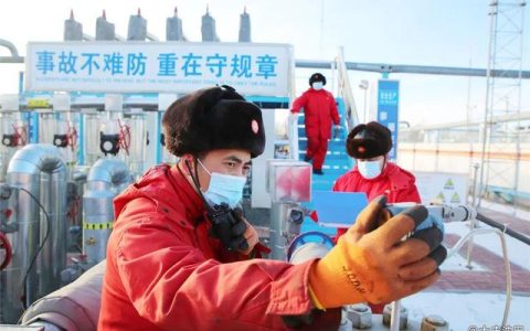 严实的反义词是什么，严实的反义词是什么词